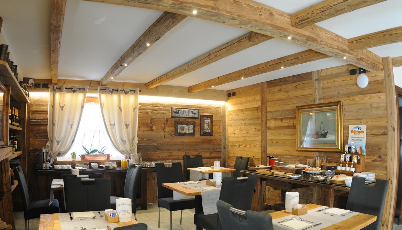 L'Abri Des Amis Otel Courmayeur Dış mekan fotoğraf